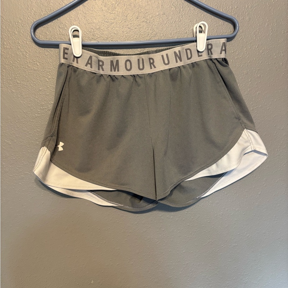 Under Armour Women's Gray Two-Tone Athletic Shorts
